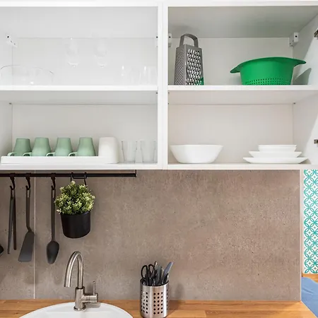 Modern Bright Studio-free Private Parking-fast Wi-fi Διαμέρισμα