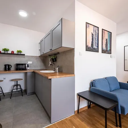 Modern Bright Studio-free Private Parking-fast Wi-fi Novi Sad