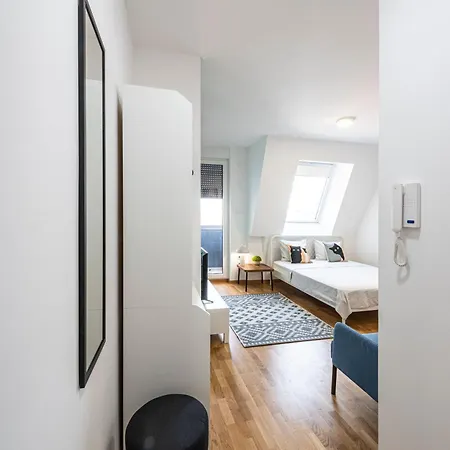 Διαμέρισμα Modern Bright Studio-free Private Parking-fast Wi-fi Νόβι Σαντ