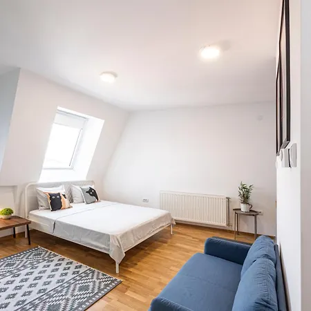 Modern Bright Studio-free Private Parking-fast Wi-fi * Νόβι Σαντ