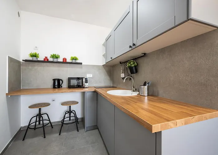 Modern Bright Studio-free Private Parking-fast Wi-fi