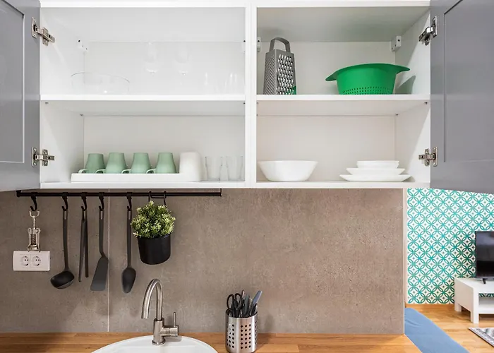 Modern Bright Studio-free Private Parking-fast Wi-fi 아파트