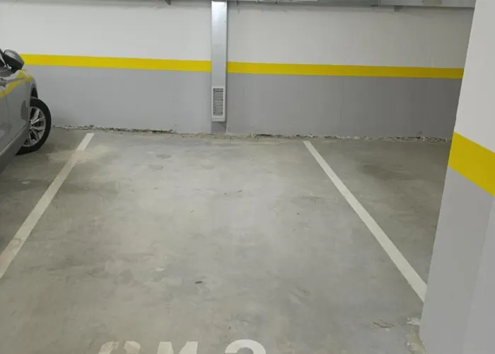 Modern Bright Studio-free Private Parking-fast Wi-fi 아파트